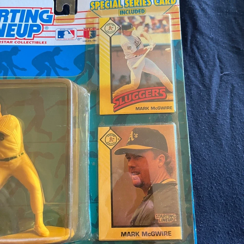 Kenner Starting Lineup 1993 Mark McGwire Oakland Athletics Figure Special Card